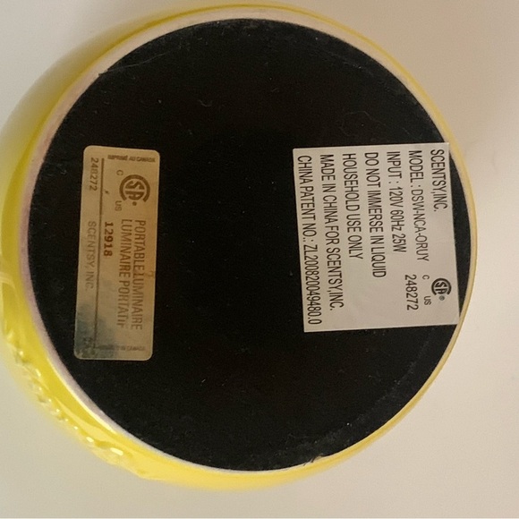 Scentsy University Of Oregon Ducks NCAA Full Size Wax Warmer Yellow Green READ - Picture 11 of 13